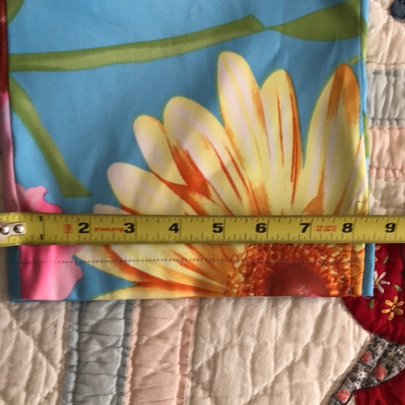 Multi colored capris - Picture 5 of 5